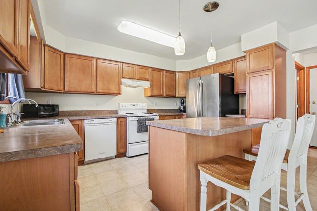 7538 Wood Brook Road, Ann Arbor, MI 48103