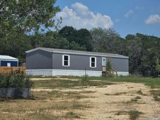 120 Rolling Hills #B, La Vernia, TX 78121