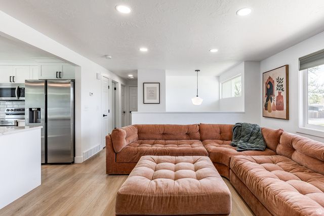 10251 S 535 E, Sandy, UT 84070