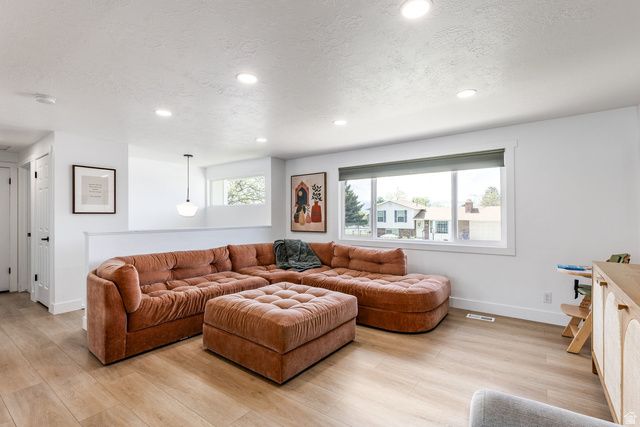 10251 S 535 E, Sandy, UT 84070