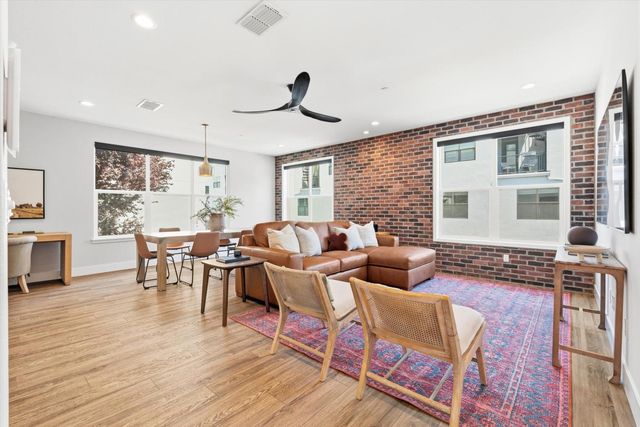 1019 D St, Sacramento, CA 95814