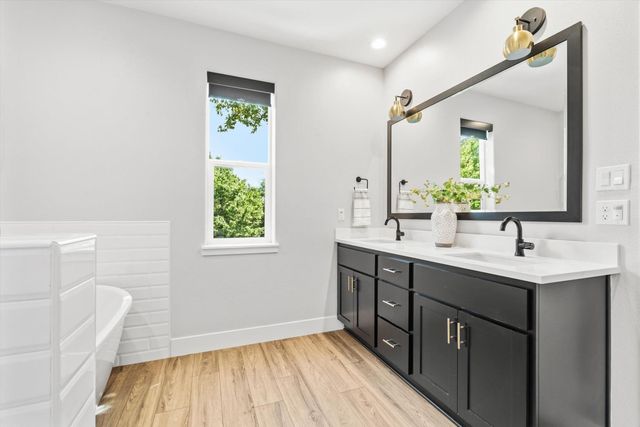 1019 D St, Sacramento, CA 95814