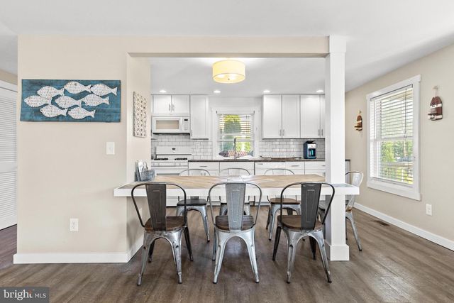 21 E 9 ST, Barnegat Light, NJ 08006