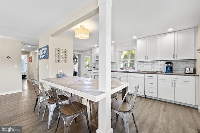 21 E 9 ST, Barnegat Light, NJ 08006