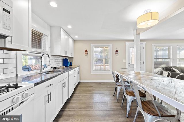 21 E 9 ST, Barnegat Light, NJ 08006