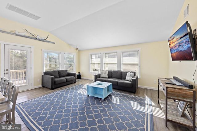 21 E 9 ST, Barnegat Light, NJ 08006