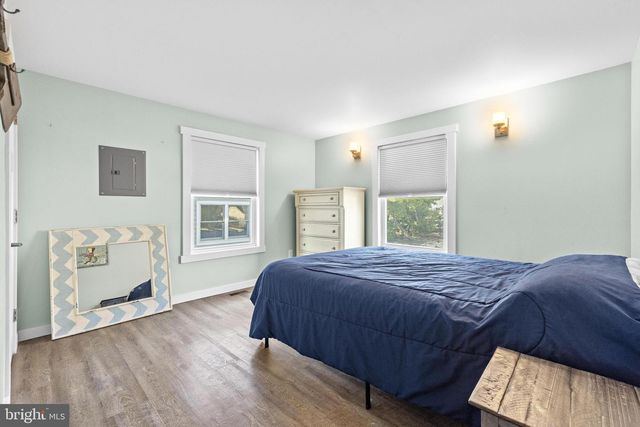 21 E 9 ST, Barnegat Light, NJ 08006