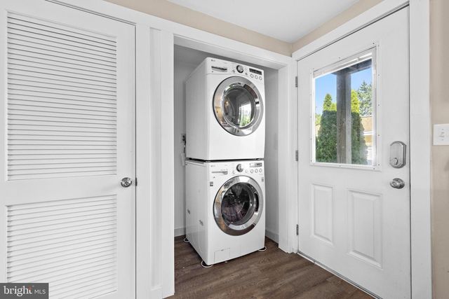 21 E 9 ST, Barnegat Light, NJ 08006