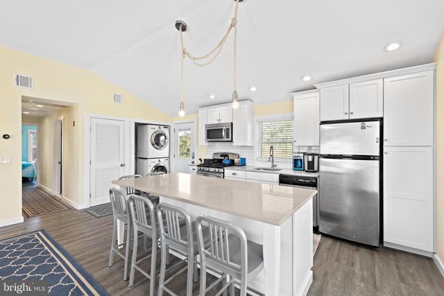 21 E 9 ST, Barnegat Light, NJ 08006