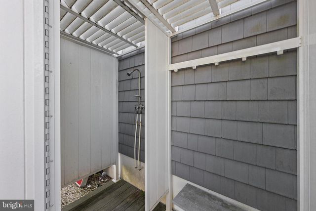 21 E 9 ST, Barnegat Light, NJ 08006