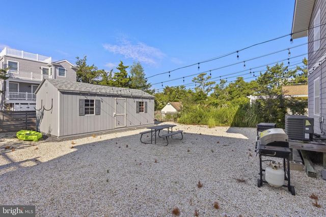 21 E 9 ST, Barnegat Light, NJ 08006