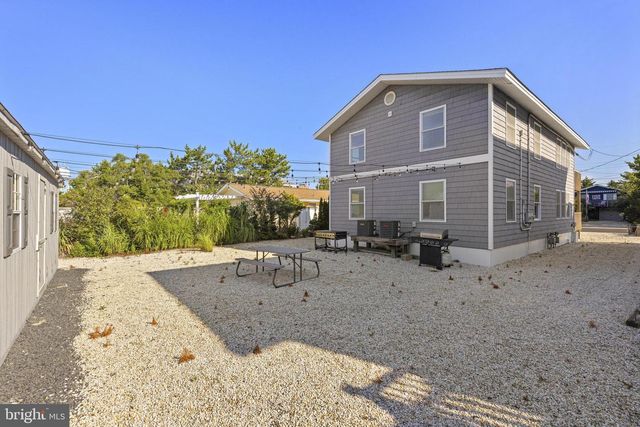 21 E 9 ST, Barnegat Light, NJ 08006