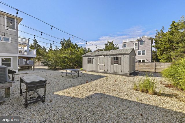 21 E 9 ST, Barnegat Light, NJ 08006