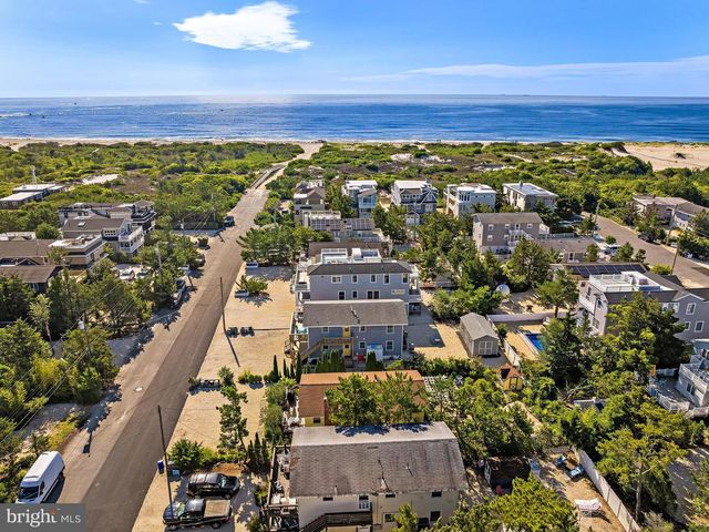 21 E 9 ST, Barnegat Light, NJ 08006