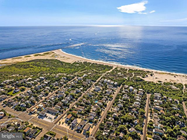 21 E 9 ST, Barnegat Light, NJ 08006