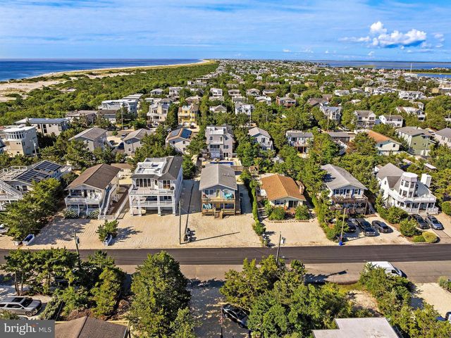 21 E 9 ST, Barnegat Light, NJ 08006