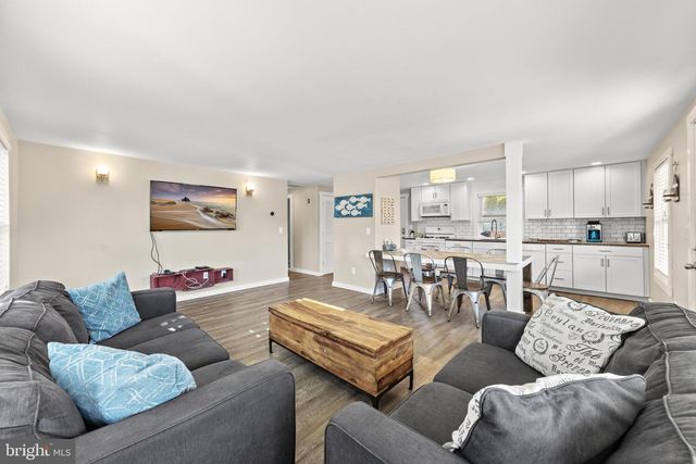 21 E 9 ST, Barnegat Light, NJ 08006