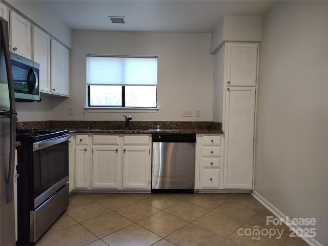 3009 Heathstead Place F, Charlotte, NC 28210