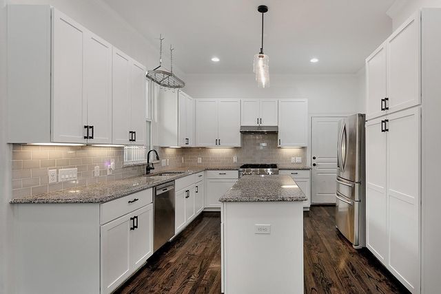 5233 Cornish Street C, Houston, TX 77007