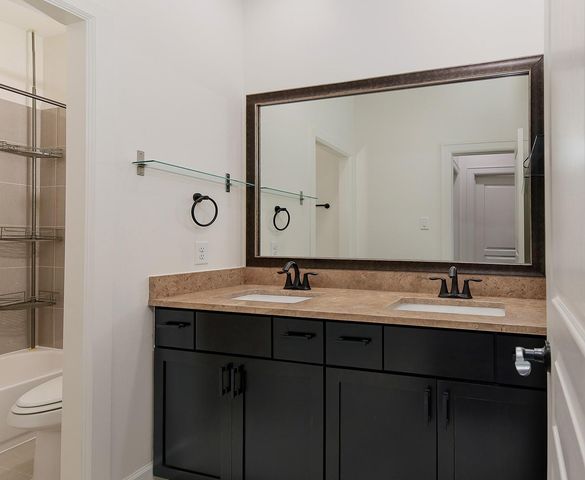 5233 Cornish Street C, Houston, TX 77007