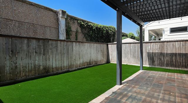 5233 Cornish Street C, Houston, TX 77007