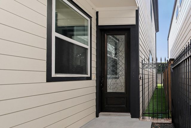 5233 Cornish Street C, Houston, TX 77007