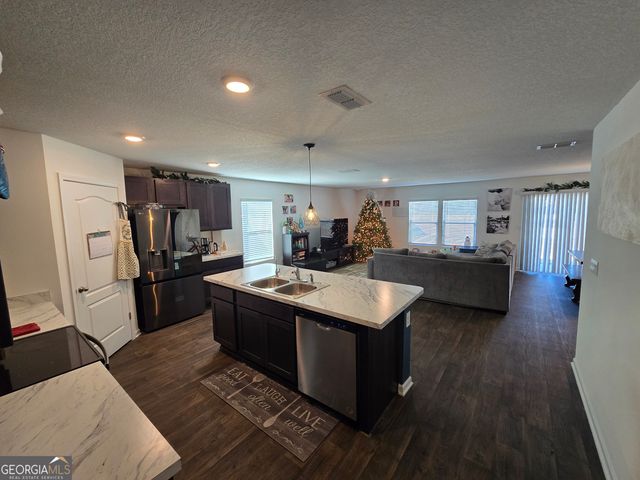 108 Landing Boulevard, Woodbine, GA 31569