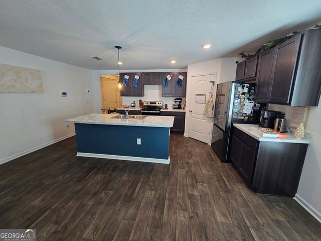 108 Landing Boulevard, Woodbine, GA 31569