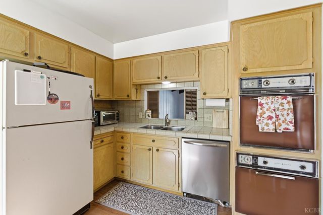 1512 Kaweah Street, Hanford, CA 93230