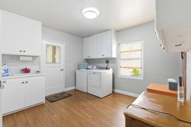 1512 Kaweah Street, Hanford, CA 93230