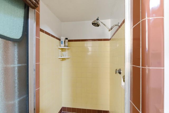 1512 Kaweah Street, Hanford, CA 93230