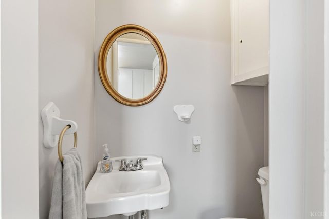 1512 Kaweah Street, Hanford, CA 93230