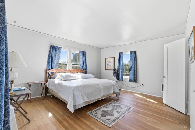 1512 Kaweah Street, Hanford, CA 93230