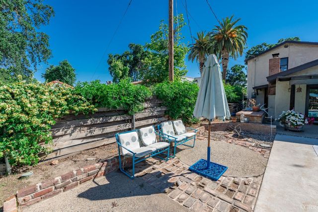 1512 Kaweah Street, Hanford, CA 93230