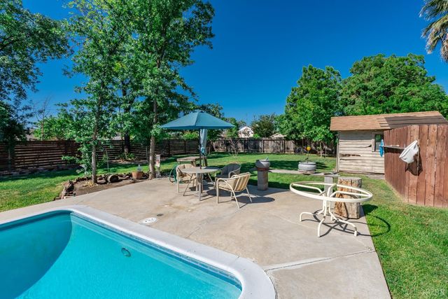 1512 Kaweah Street, Hanford, CA 93230