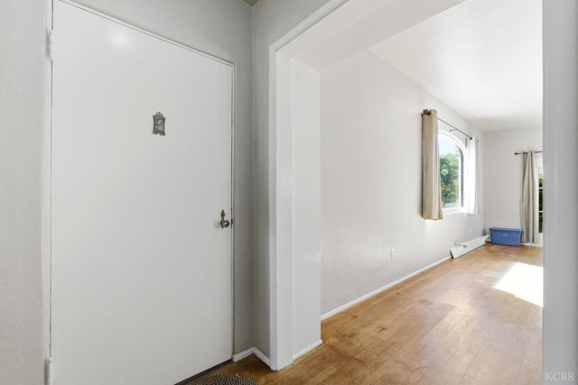 1512 Kaweah Street, Hanford, CA 93230