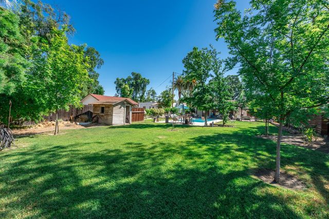 1512 Kaweah Street, Hanford, CA 93230