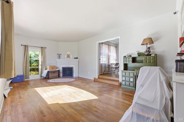 1512 Kaweah Street, Hanford, CA 93230