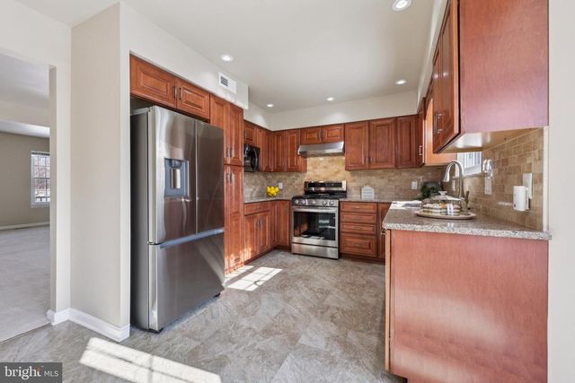 9395 CLOVERHILL CT, Manassas, VA 20110