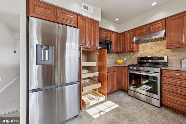 9395 CLOVERHILL CT, Manassas, VA 20110