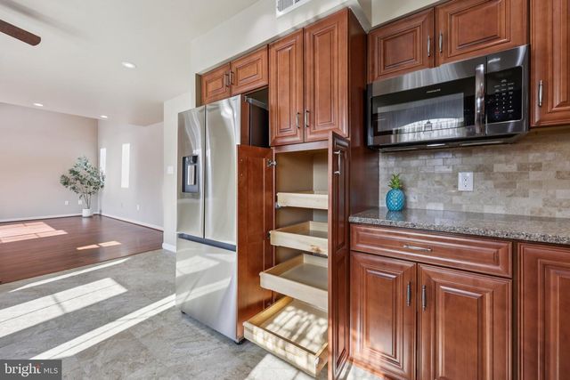 9395 CLOVERHILL CT, Manassas, VA 20110