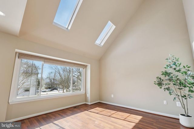 9395 CLOVERHILL CT, Manassas, VA 20110