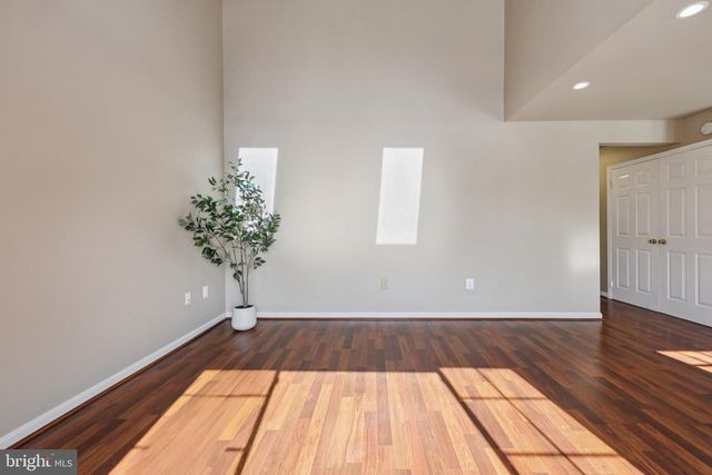 9395 CLOVERHILL CT, Manassas, VA 20110