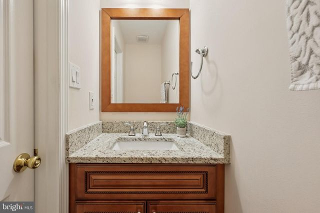 9395 CLOVERHILL CT, Manassas, VA 20110