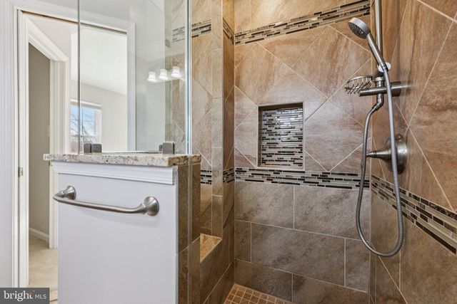 9395 CLOVERHILL CT, Manassas, VA 20110