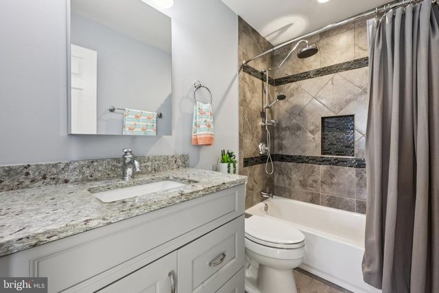 9395 CLOVERHILL CT, Manassas, VA 20110