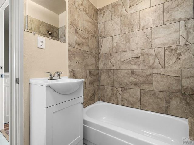 225 N Bradford Ave, Pueblo, CO 81001