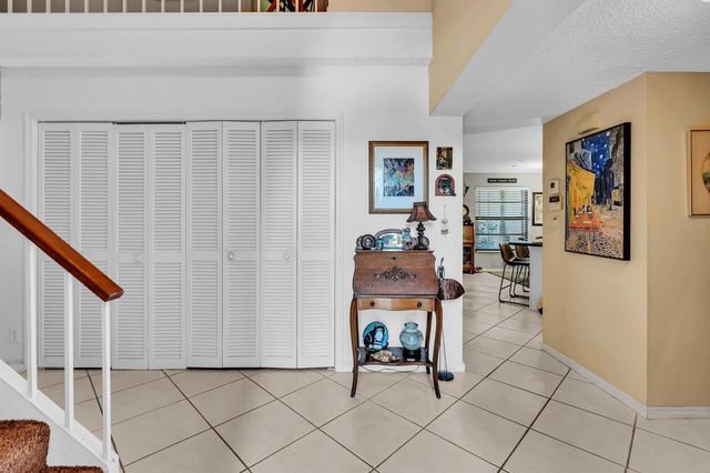 9050 Jacaranda Lane 3, Plantation, FL 33324