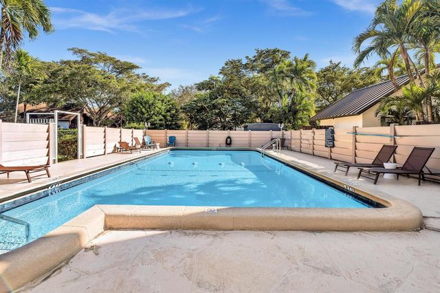 9050 Jacaranda Lane 3, Plantation, FL 33324