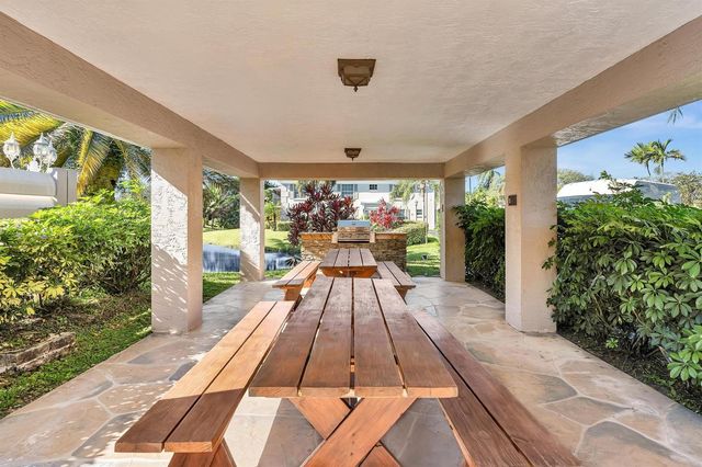 9050 Jacaranda Lane 3, Plantation, FL 33324
